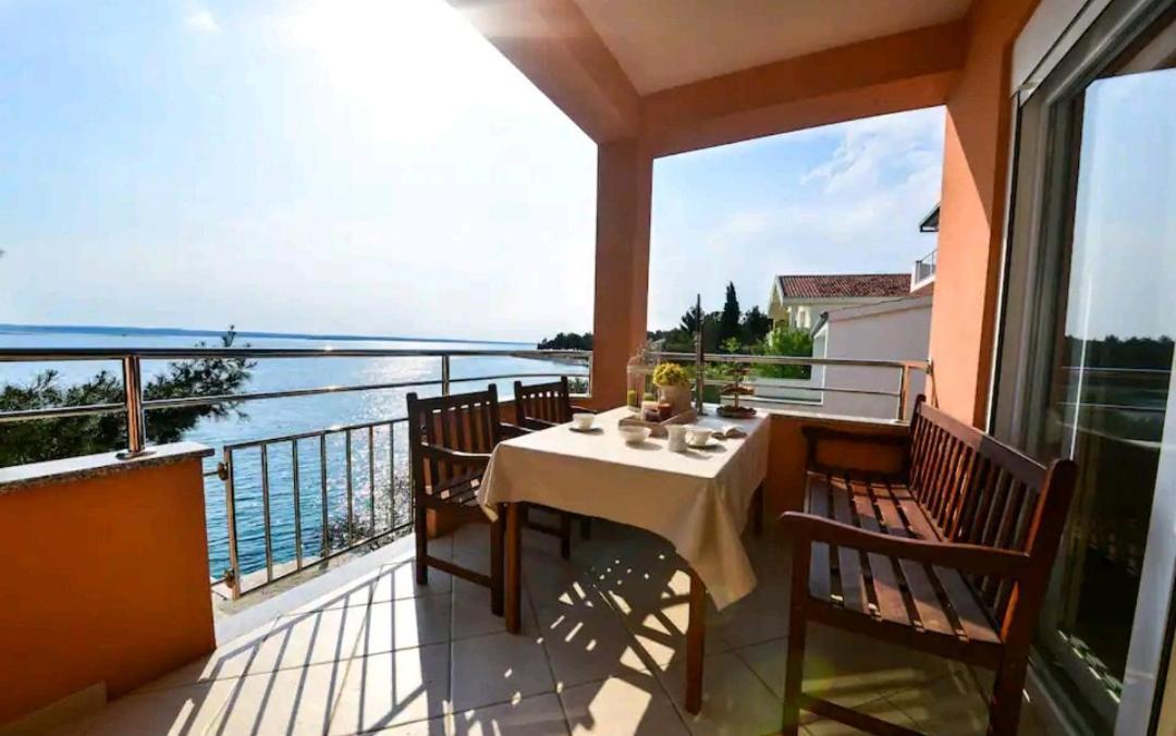 Apartment With Sea View Stari Grad Kültér fotó
